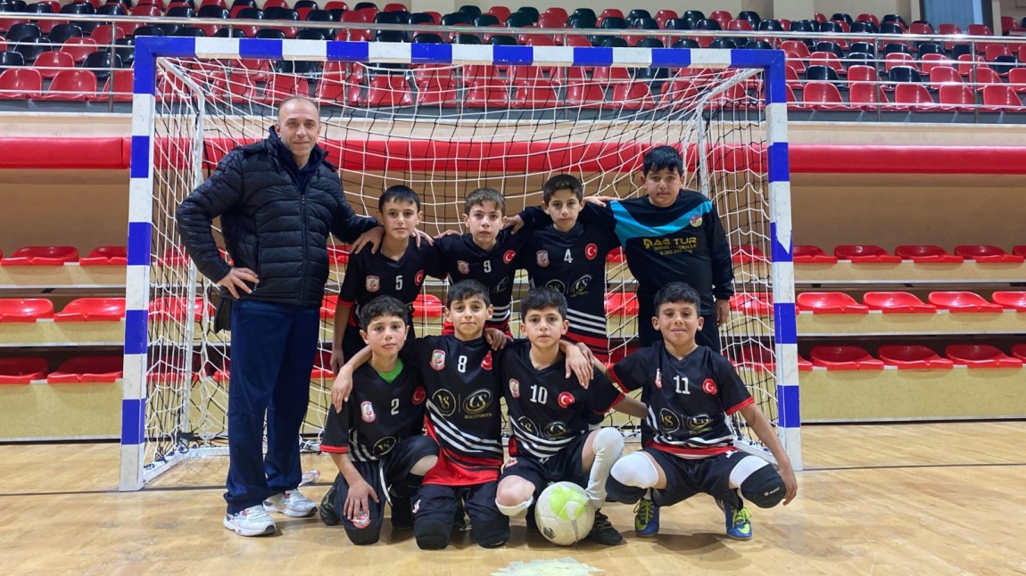 Bafra minikler futsal müsabakalarında okul takımımız ilçe ikincisi olmuştur.